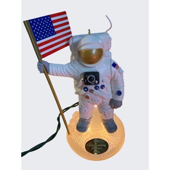 Hallmark 25th Anniversary Lunar Landing Astronaut Keepsake Ornament w/ Lights - Picture 1 of 13